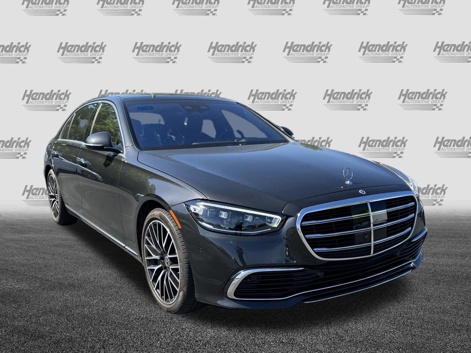 Used 2023 Mercedes-Benz S 580 4MATIC Sedan image 2