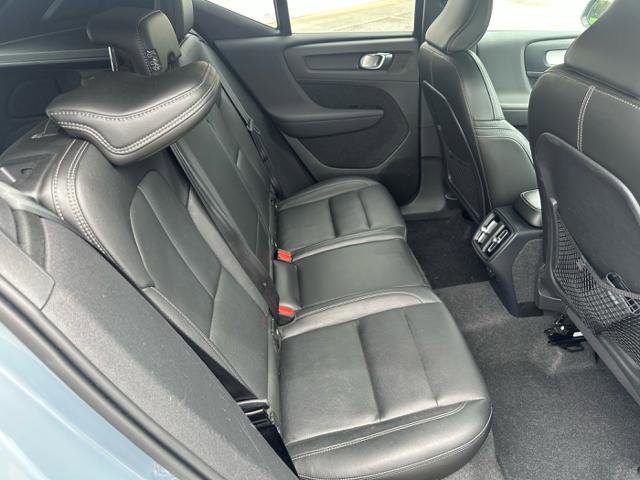 Used 2021 Volvo XC40 T5 Momentum image 11