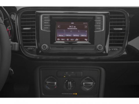 Used 2017 Volkswagen Beetle 1.8T SEL image 10