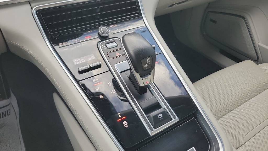 Used 2022 Porsche Panamera GTS image 22