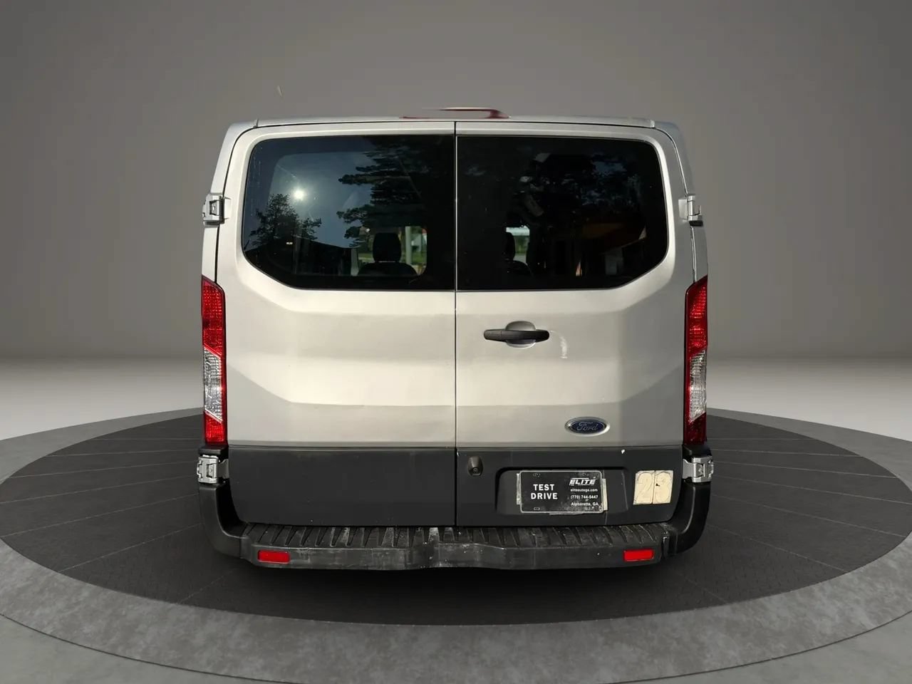 Used 2017 Ford Transit 150 130 Low Roof RWD image 5