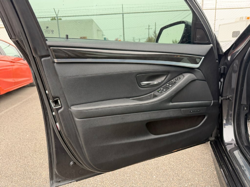 Used 2012 BMW 550i Sedan RWD image 20