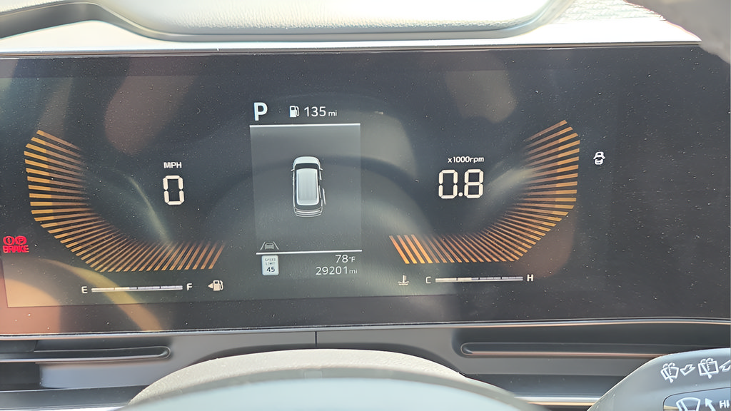 Used 2025 Kia Carnival FWD image 15