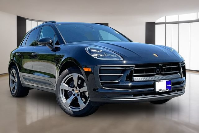 Used 2025 Porsche Macan AWD/4WD image 3
