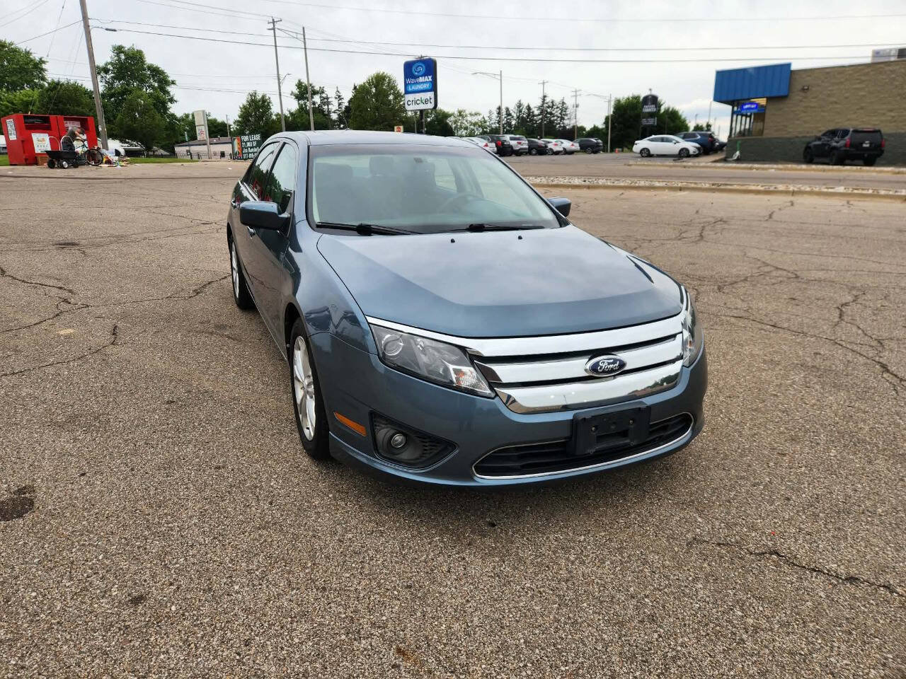 Used 2012 Ford Fusion SE FWD image 2