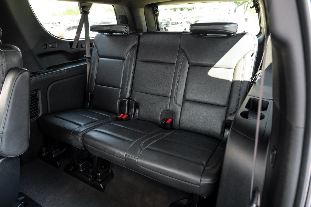 Used 2025 Chevrolet Suburban LT w/ Comfort Package RWD image 42