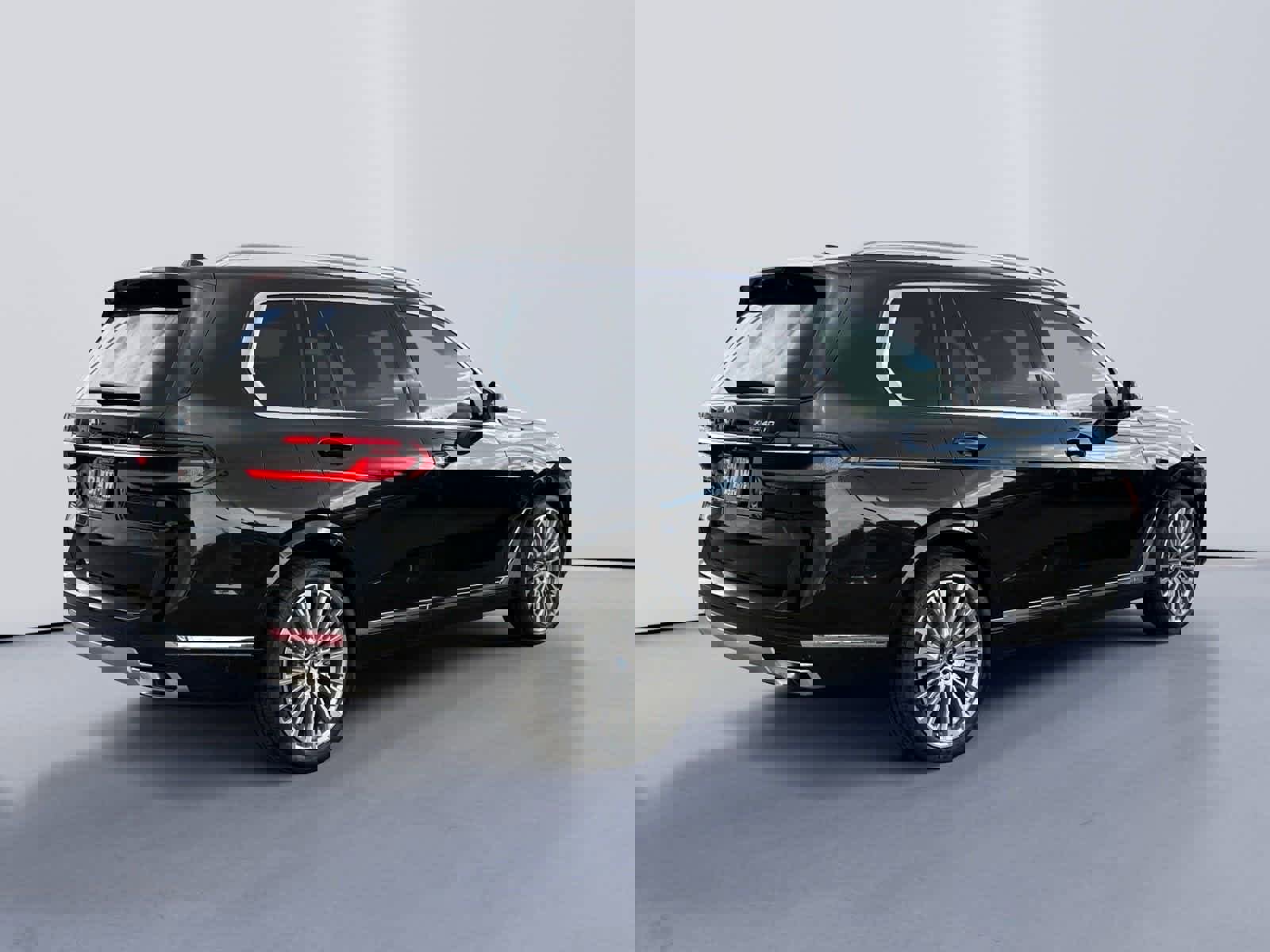 New 2026 BMW X7 xDrive40i w/ Executive Package image 3