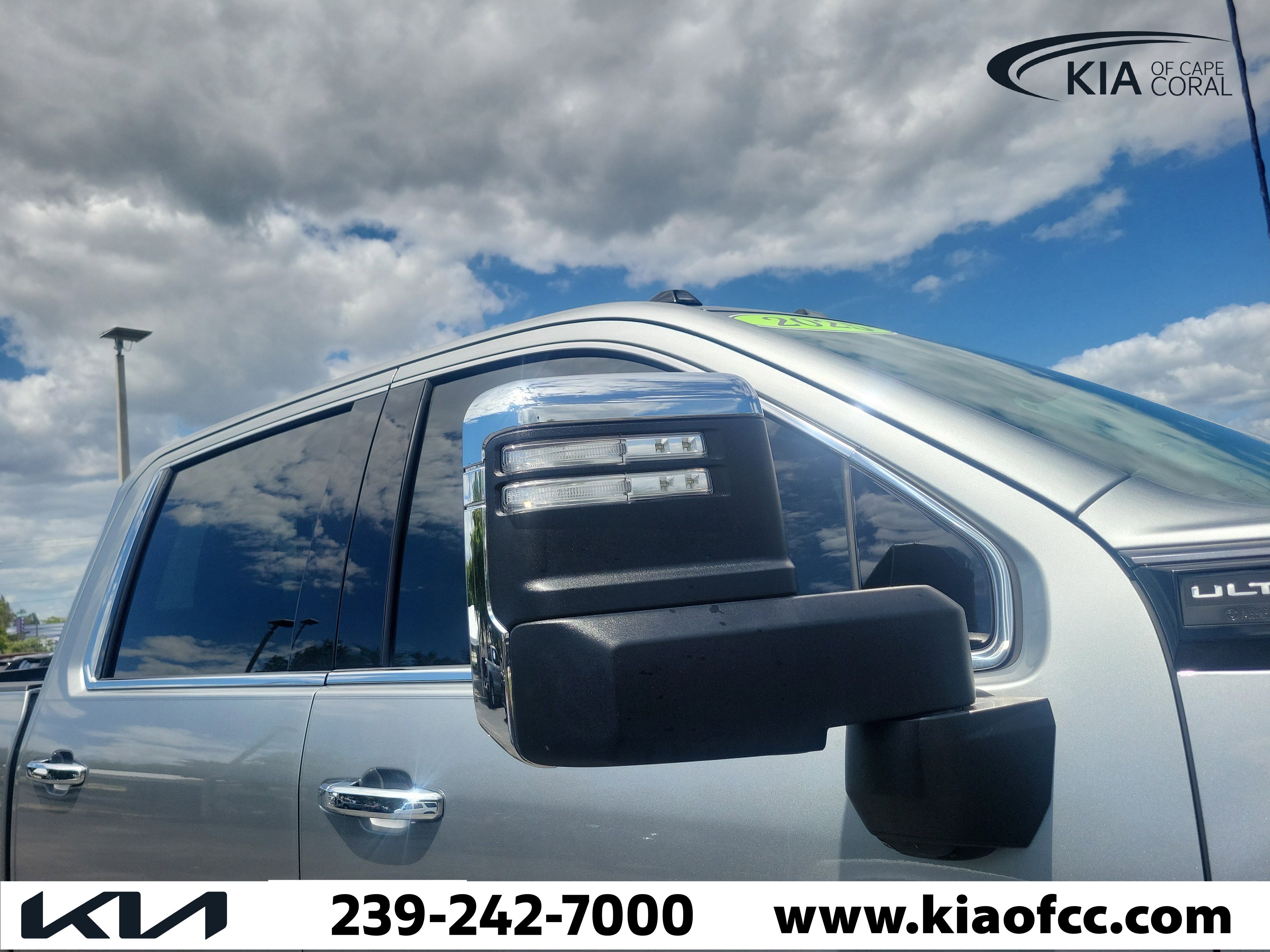 Used 2025 GMC Sierra 2500 Denali Ultimate AWD/4WD image 8