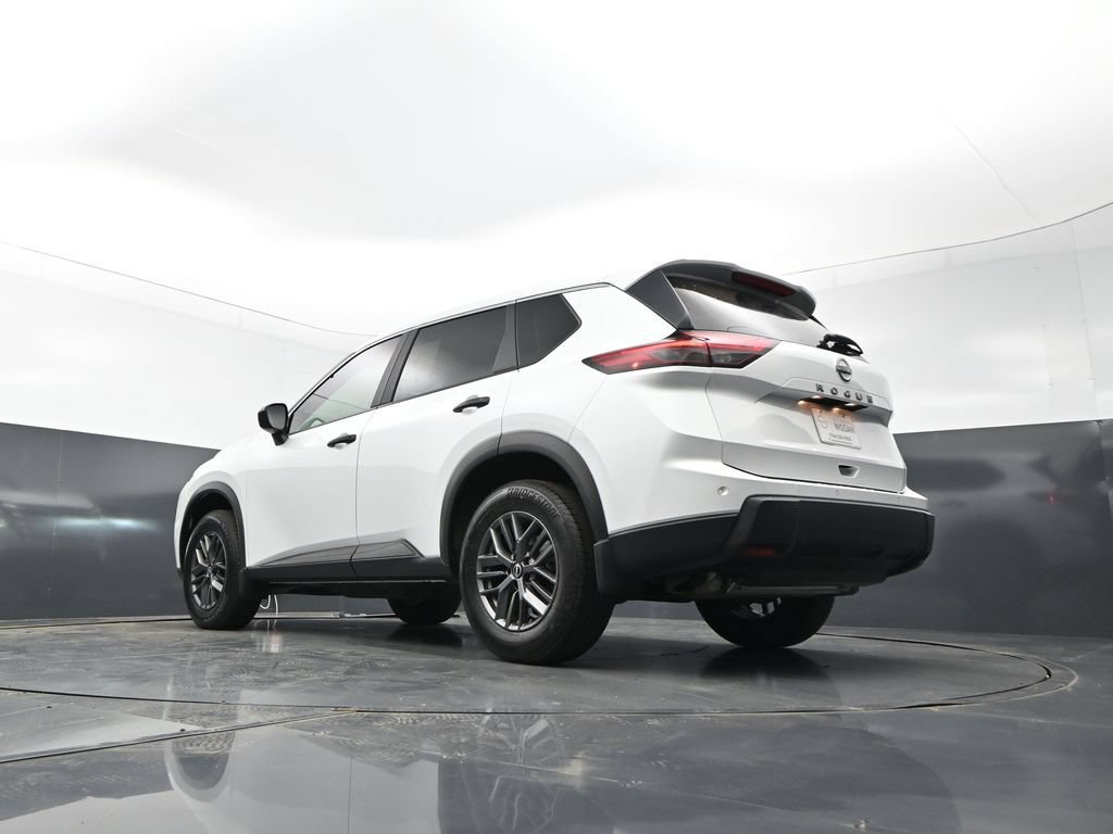 Certified 2025 Nissan Rogue S FWD image 27