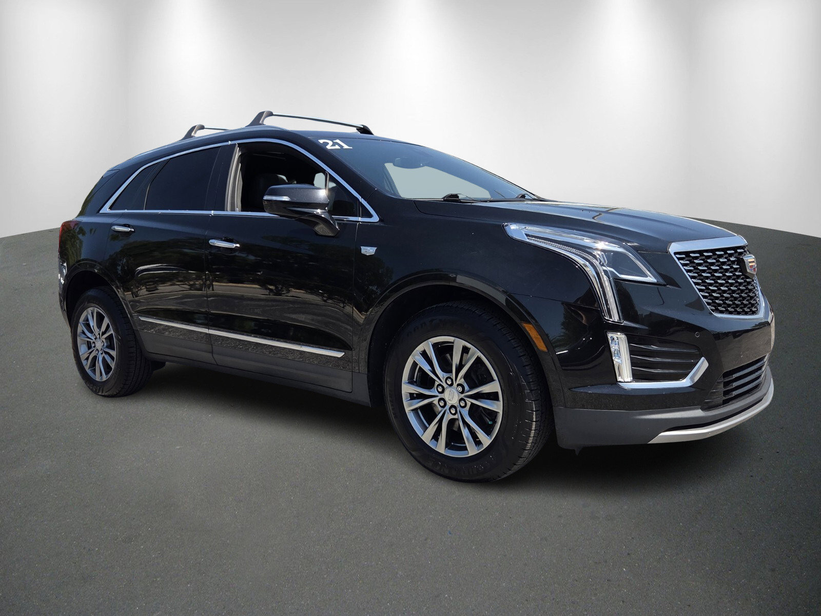 Used 2021 Cadillac XT5 Premium Luxury image 2