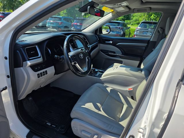 Used 2017 Toyota Highlander Limited AWD/4WD image 15