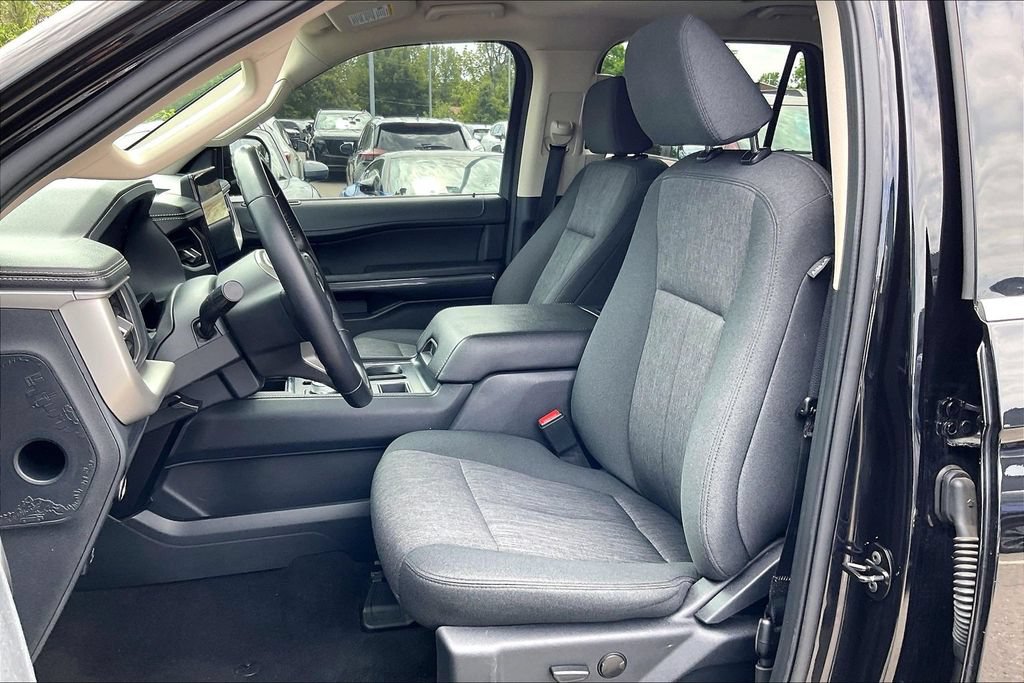Used 2024 Ford Expedition XLT RWD image 34