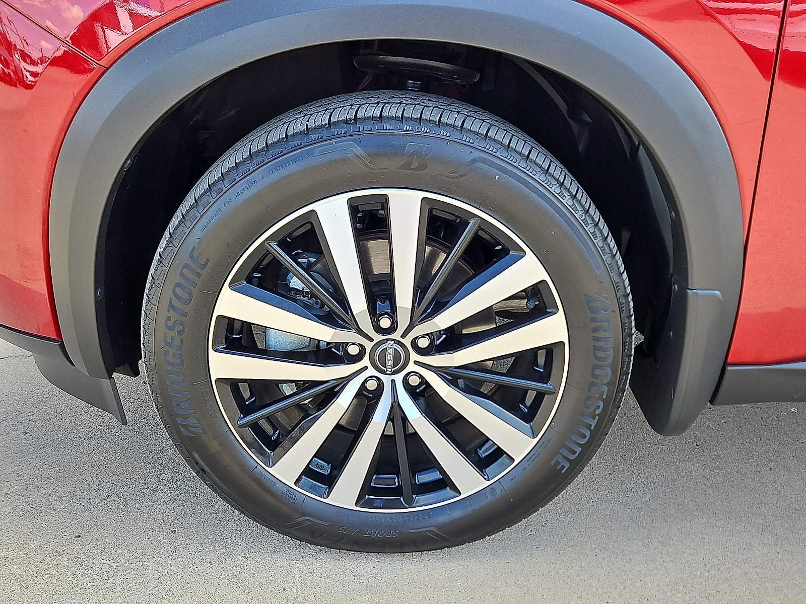 Used 2025 Nissan Pathfinder Platinum image 5