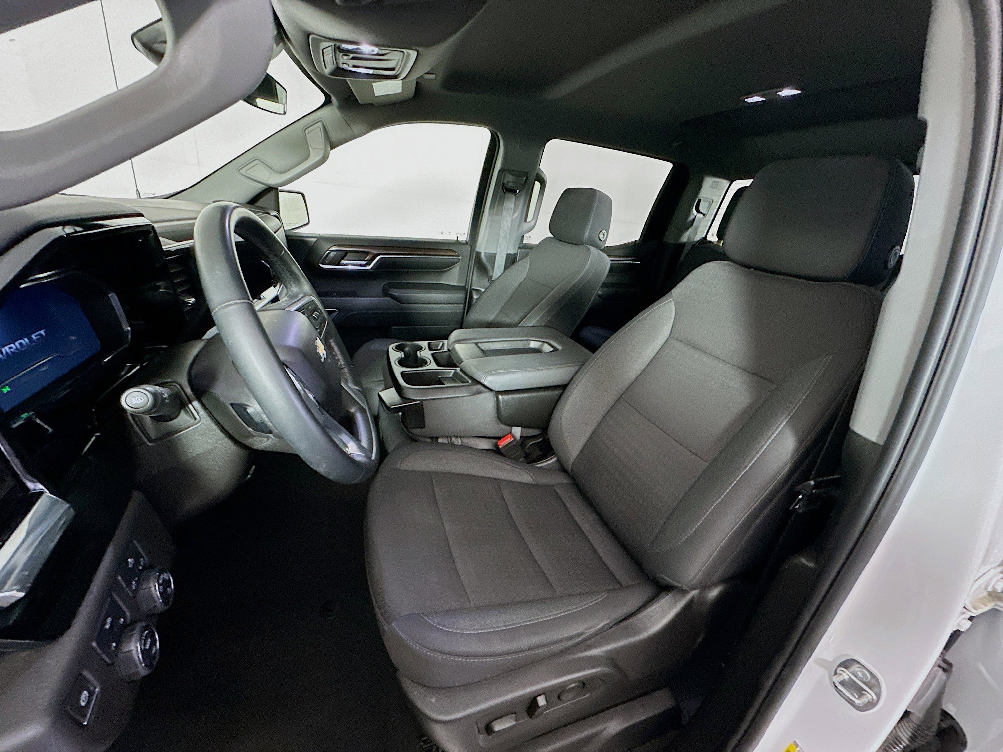 Used 2024 Chevrolet Silverado 1500 LT image 13