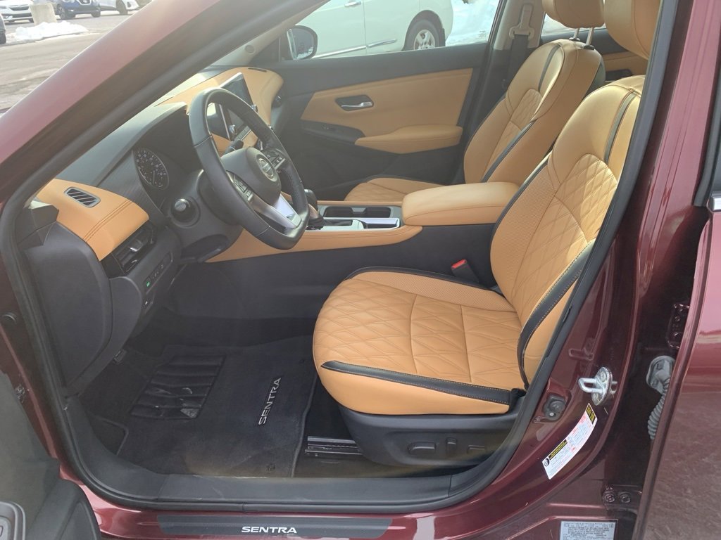 Used 2022 Nissan Sentra SV w/ SV Premium Package image 10