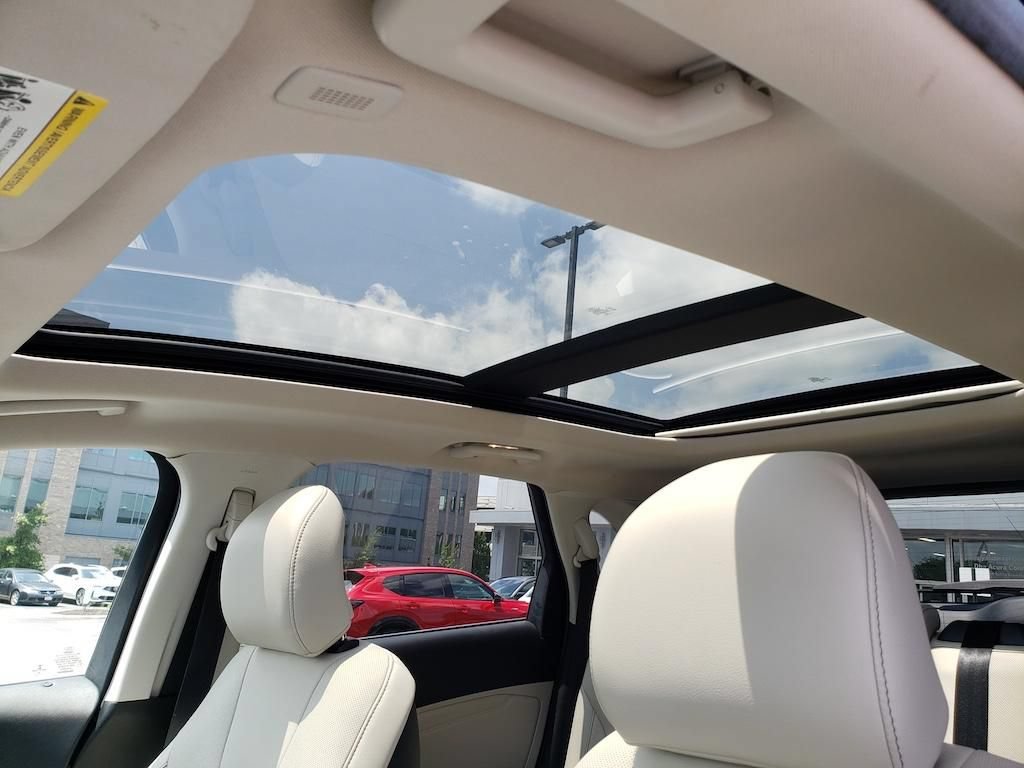 Used 2019 Ford Edge Titanium w/ Equipment Group 301A AWD/4WD image 32