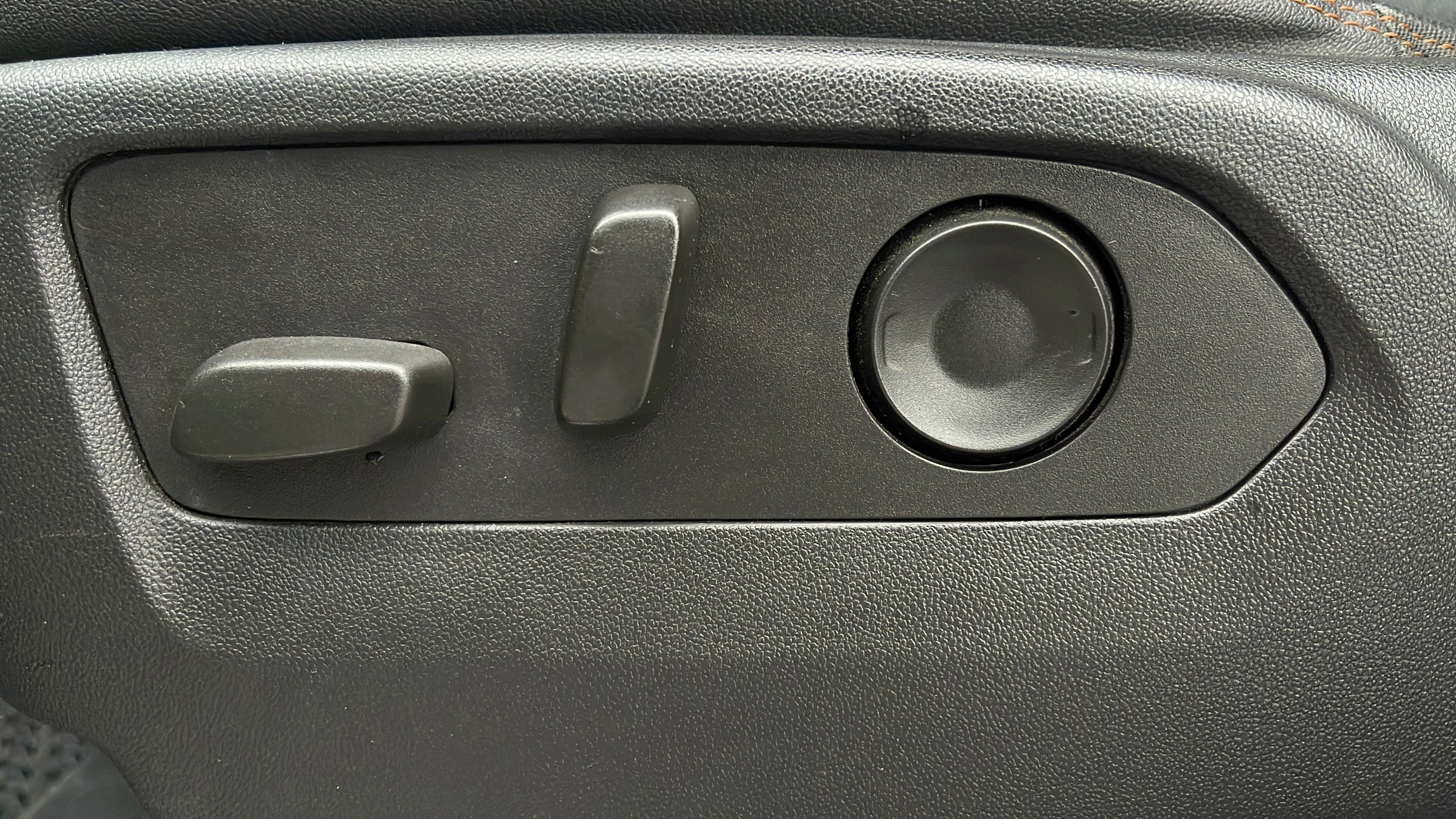 Used 2022 GMC Sierra 1500 AT4 w/ AT4 Premium Package image 33