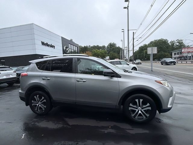 Used 2016 Toyota RAV4 LE AWD/4WD image 9