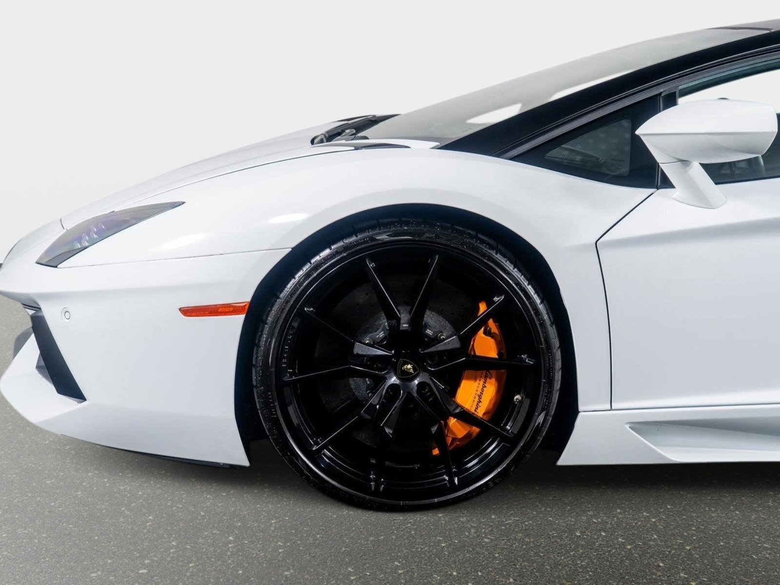 Used 2015 Lamborghini Aventador LP 700-4 image 21