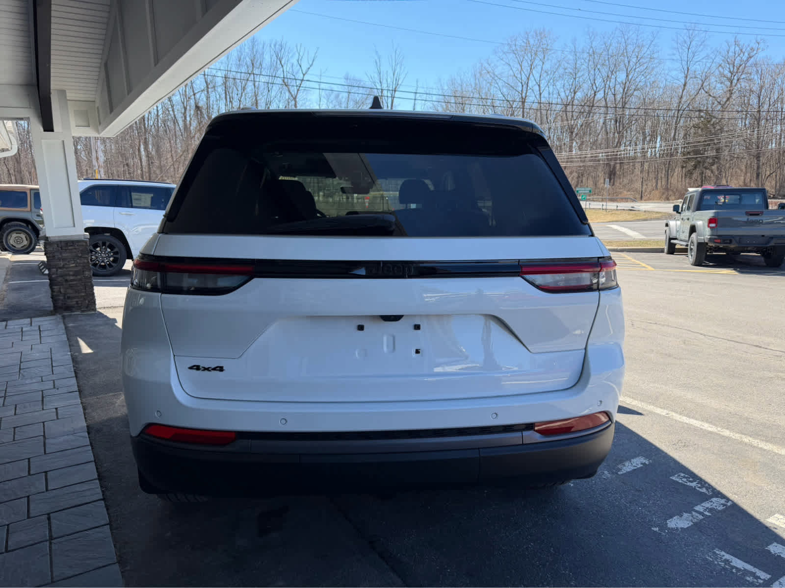 New 2026 Jeep Grand Cherokee Altitude image 7