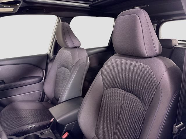 Certified 2025 Subaru Forester Premium AWD/4WD image 22