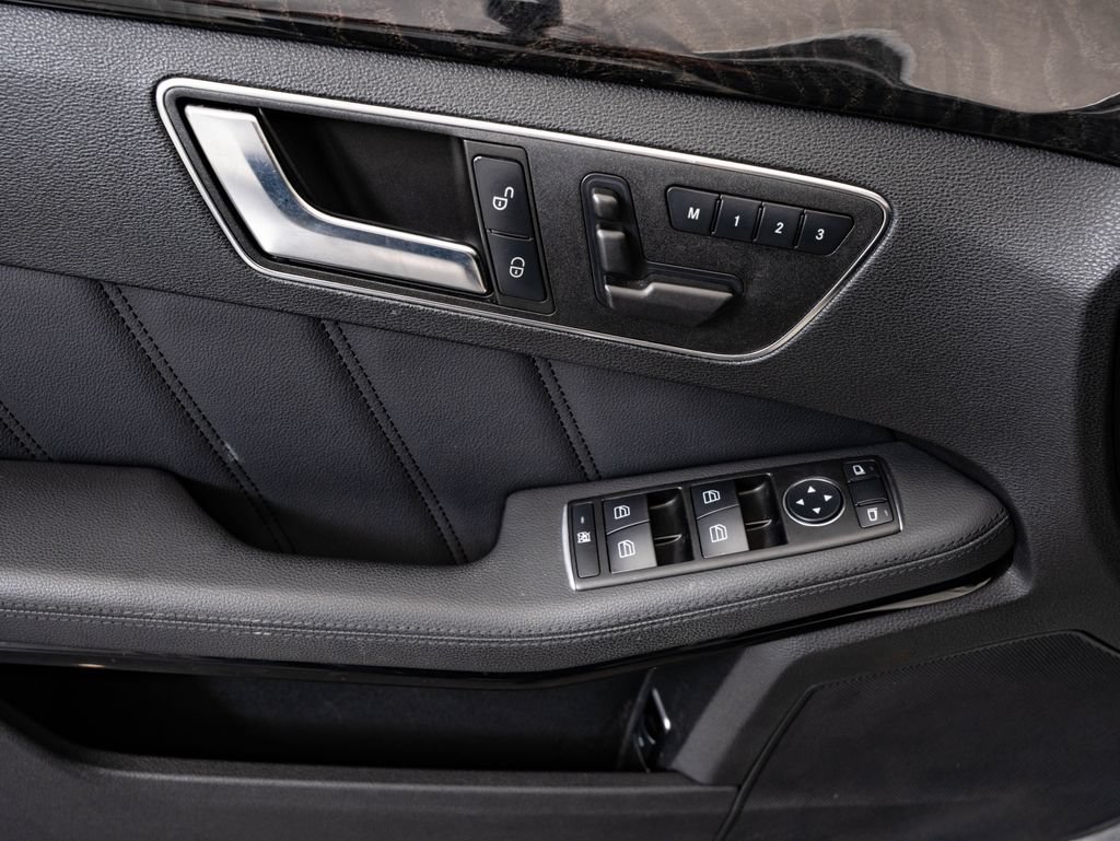 Used 2012 Mercedes-Benz E 350 4MATIC Sedan image 25