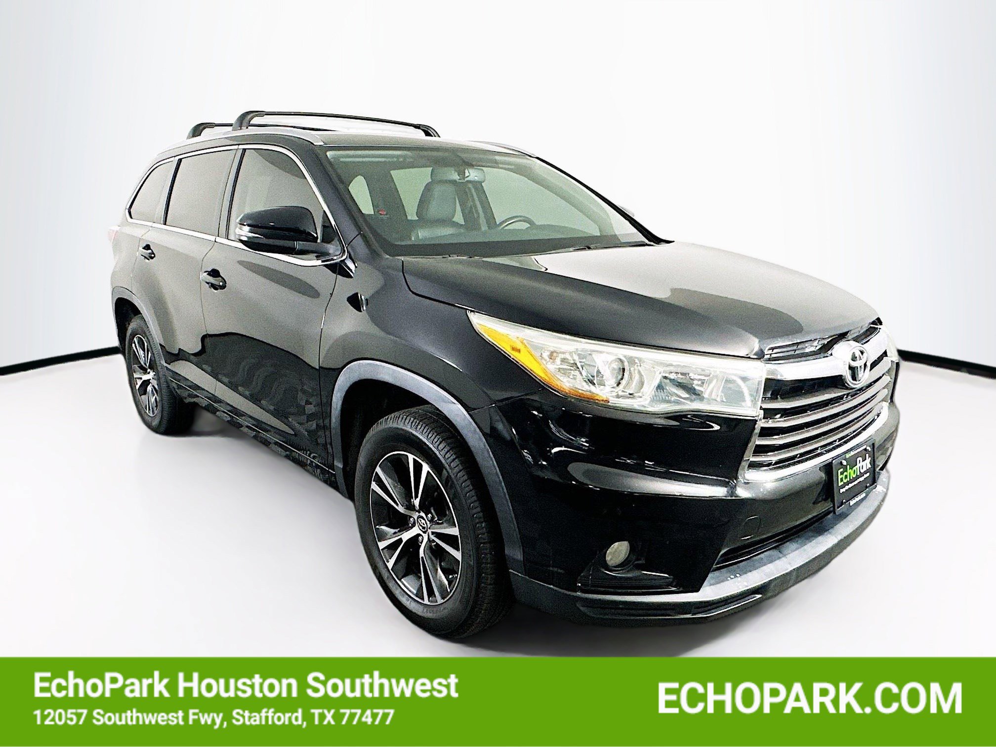 Used 2016 Toyota Highlander XLE image 1