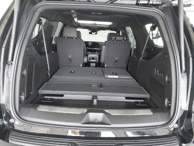 New 2026 Chevrolet Suburban Premier w/ Sun And Tow Package AWD/4WD image 27