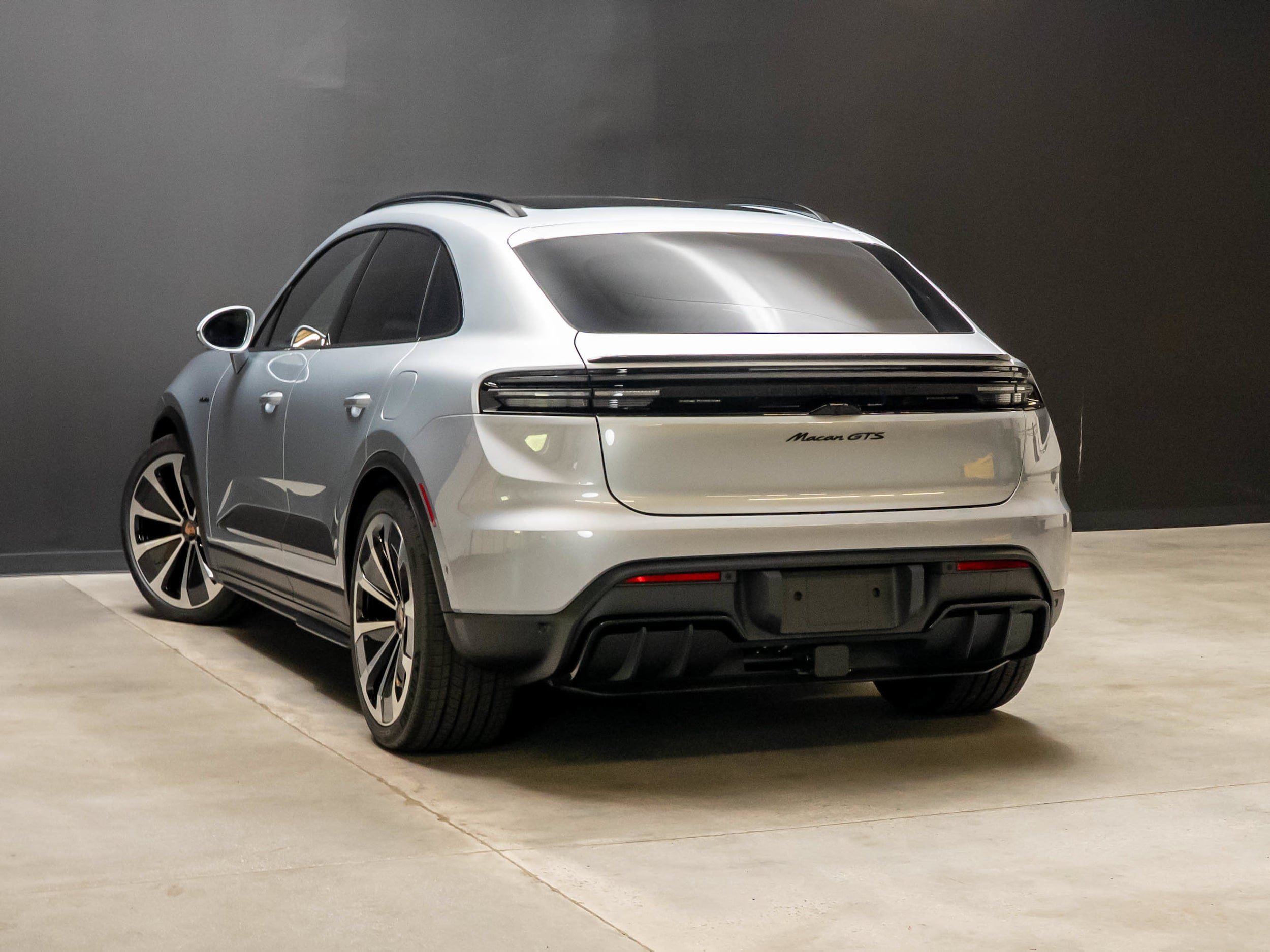 New 2026 Porsche Macan GTS Electric AWD/4WD image 3