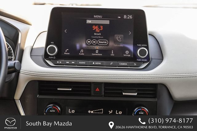 Used 2025 Nissan Rogue SV FWD image 13