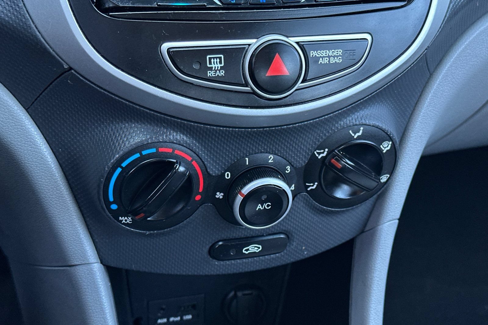 Used 2012 Hyundai Accent GS FWD image 18