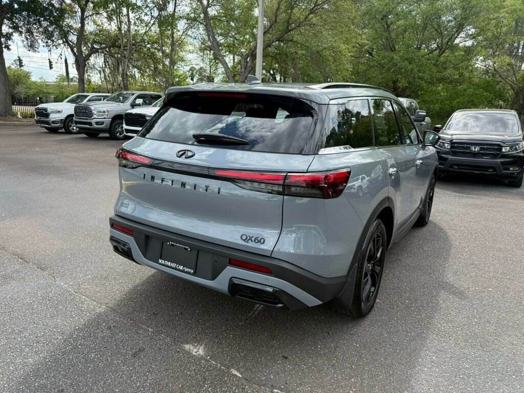 Used 2025 INFINITI QX60 Luxe w/ Black Edition FWD image 12