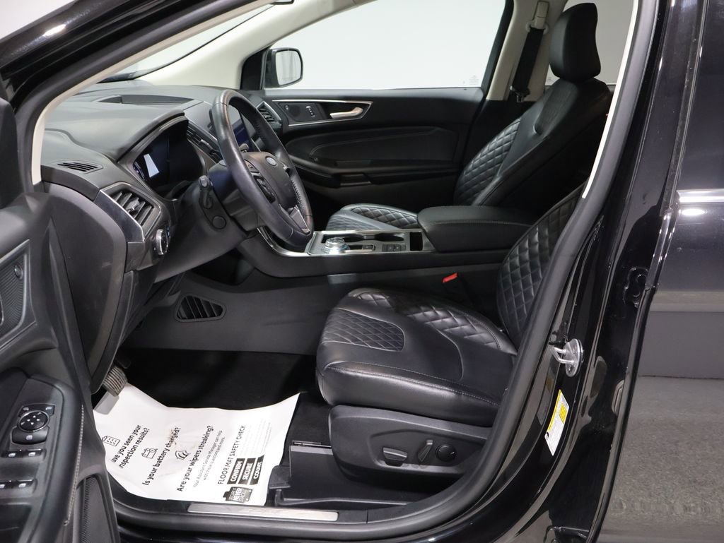 Used 2024 Ford Edge Titanium w/ Equipment Group 301A image 10