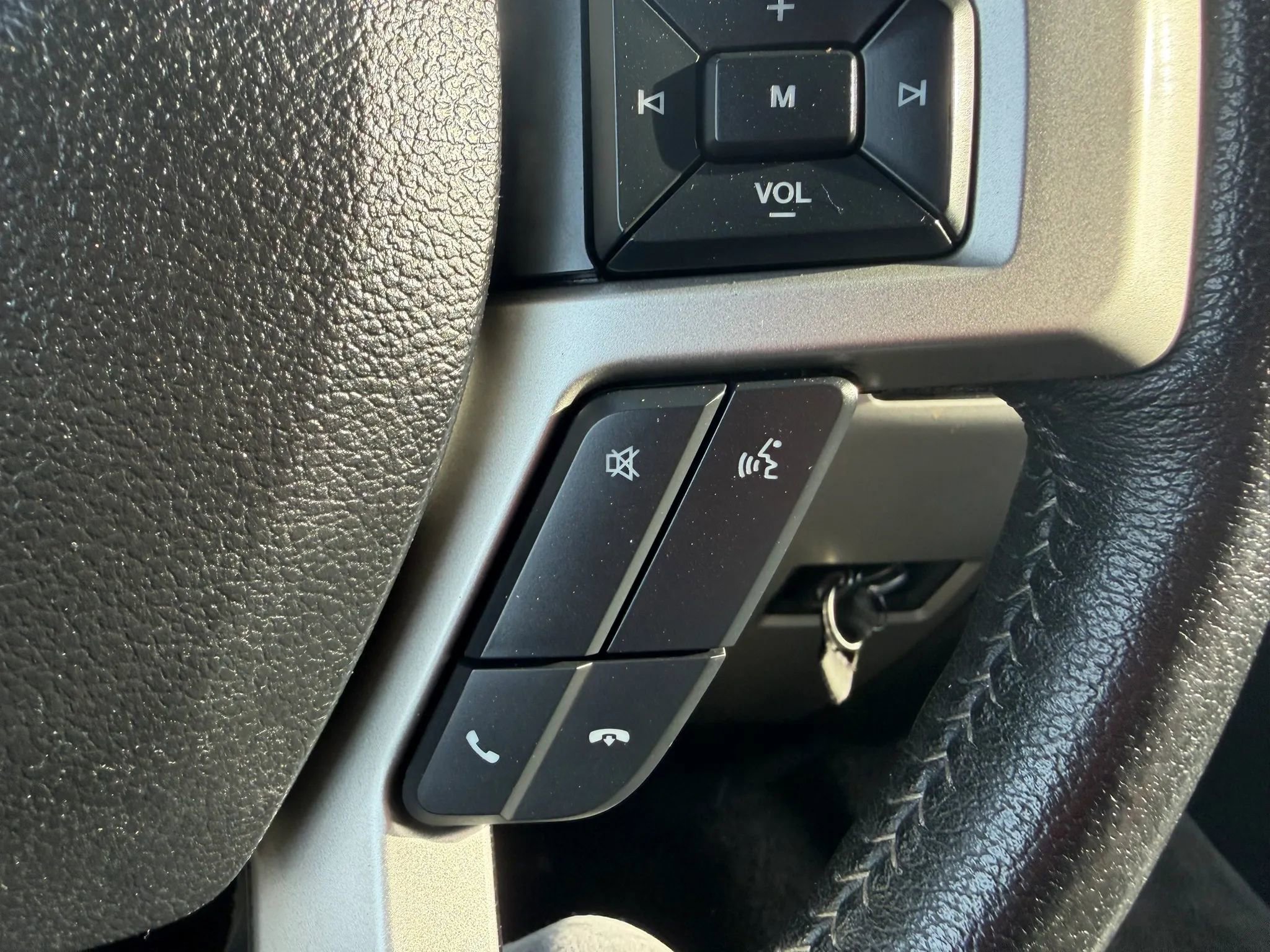 Used 2015 Ford F150 Lariat image 16