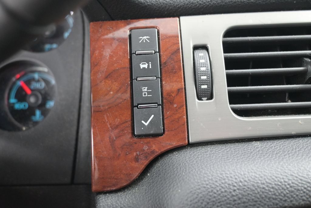 Used 2013 Chevrolet Tahoe LT AWD/4WD image 35