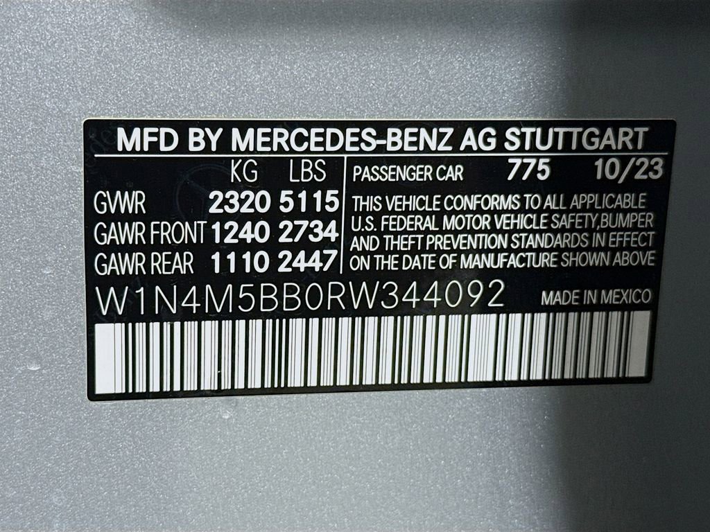 Used 2024 Mercedes-Benz GLB 35 AMG 4MATIC w/ Exclusive Package image 32