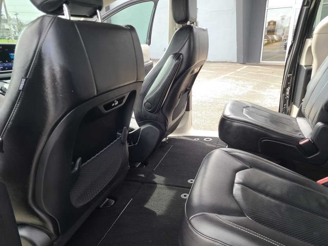 Used 2022 Chrysler Pacifica Touring-L FWD image 22
