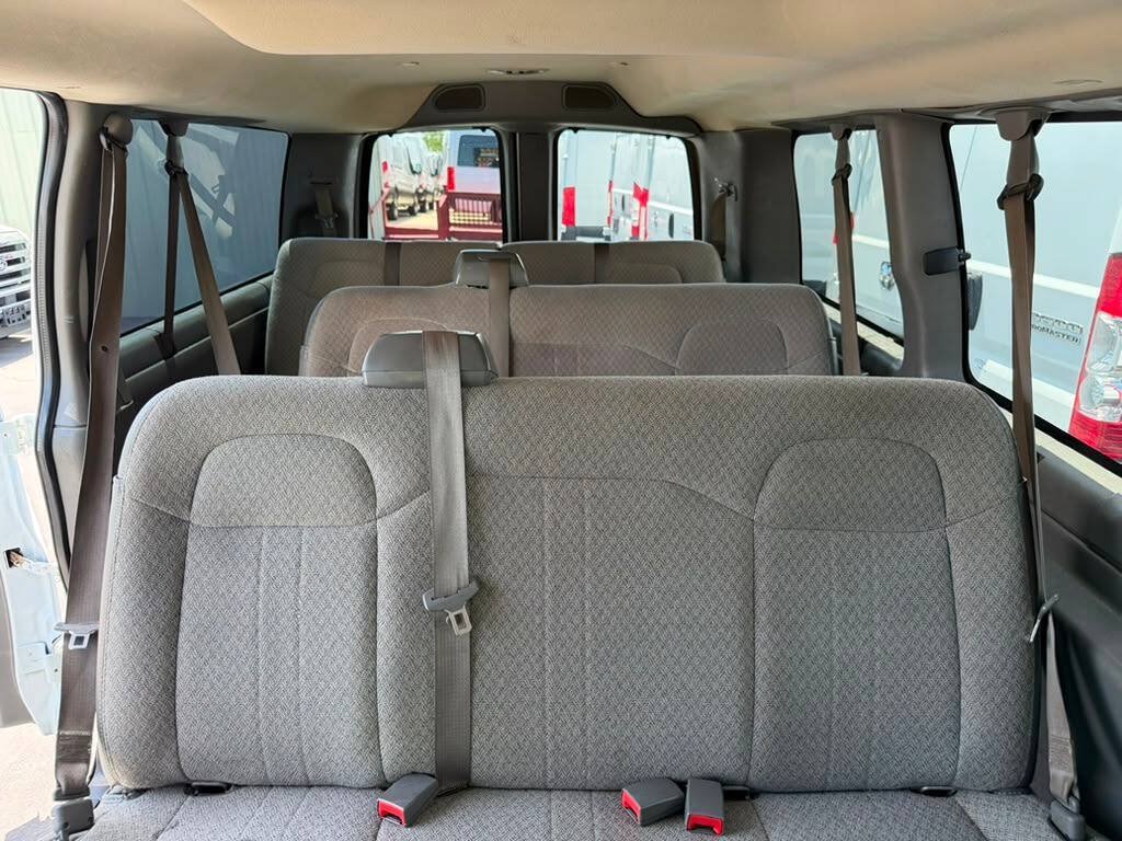 Used 2016 Chevrolet Express 2500 LS RWD image 11