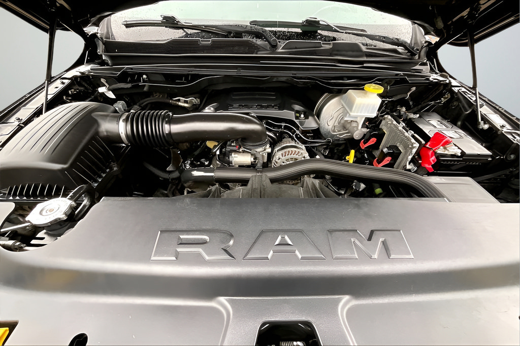 Used 2019 RAM 1500 Laramie AWD/4WD image 27
