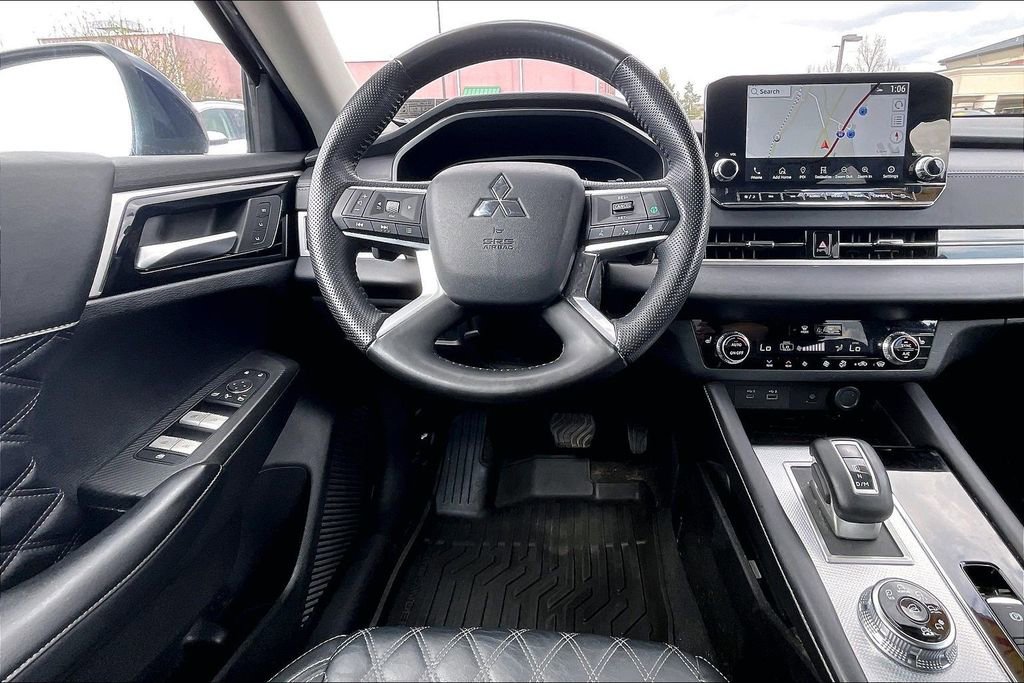 Used 2024 Mitsubishi Outlander SEL image 5