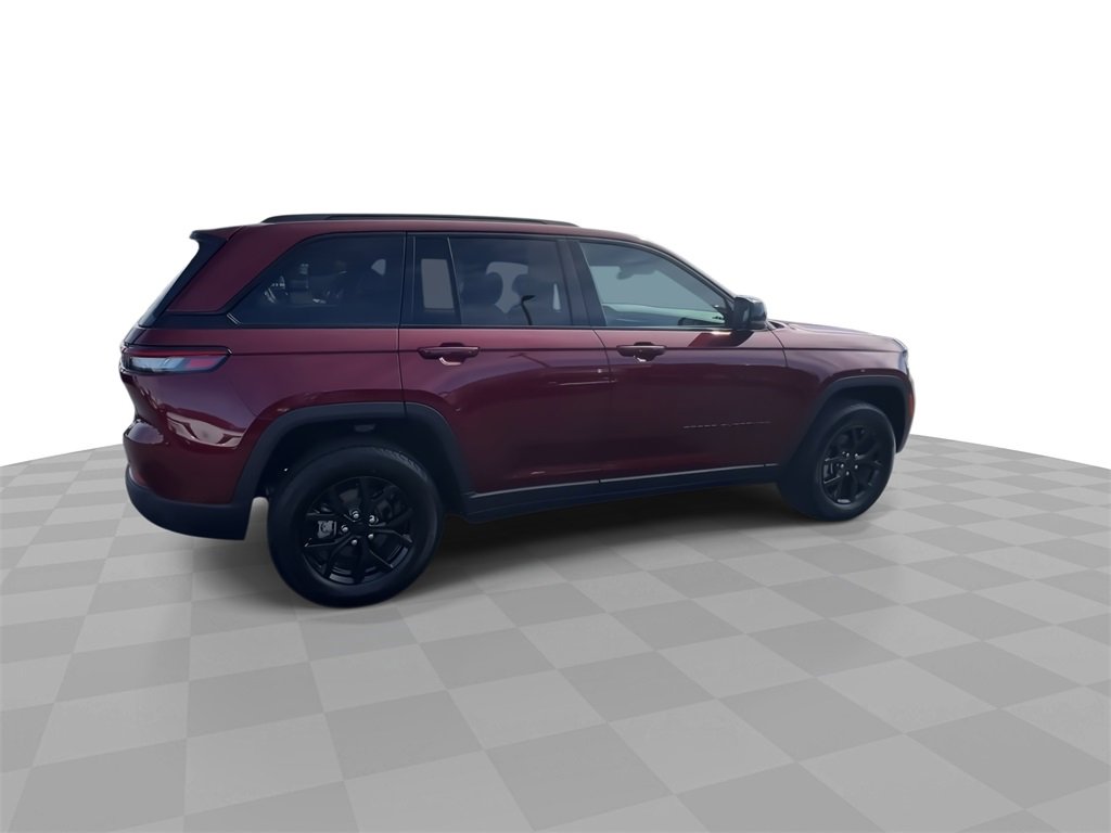 Used 2024 Jeep Grand Cherokee Altitude image 8