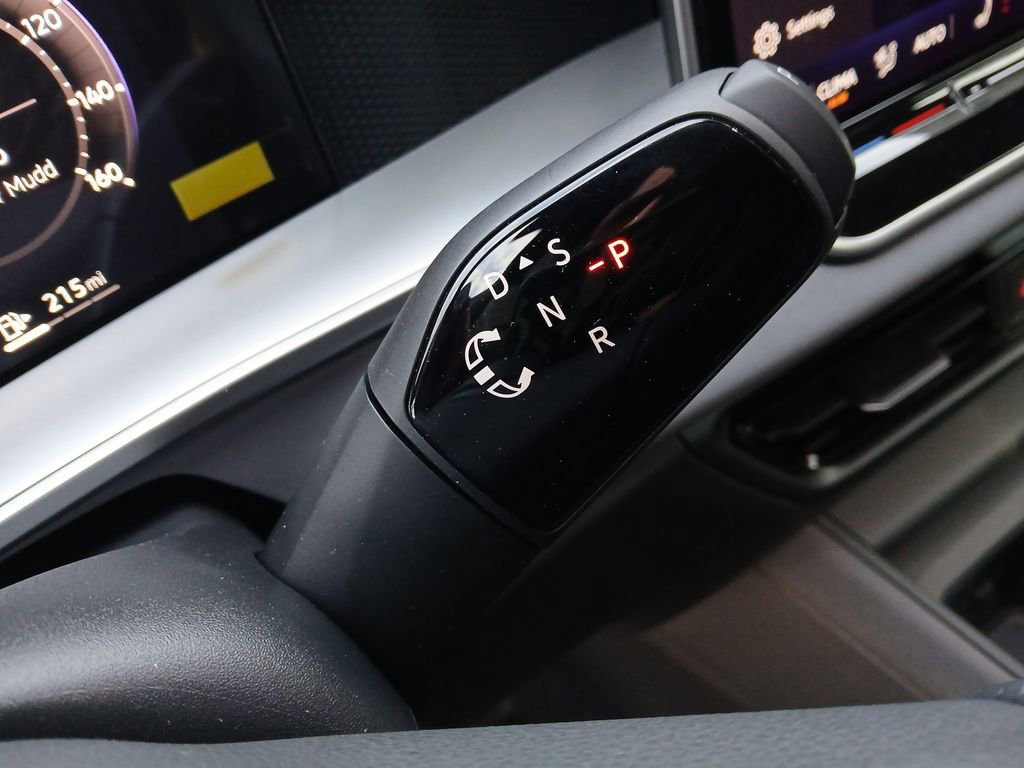 New 2026 Volkswagen Tiguan SE R-Line FWD image 23