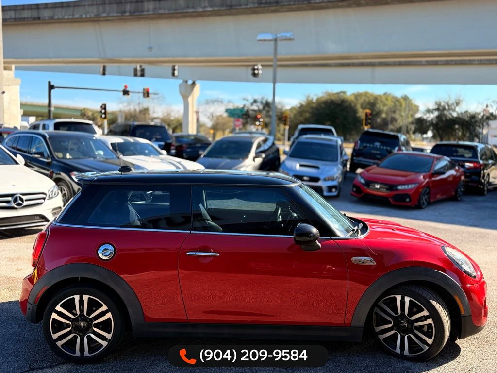 Used 2019 MINI Cooper S w/ Premium Package image 9