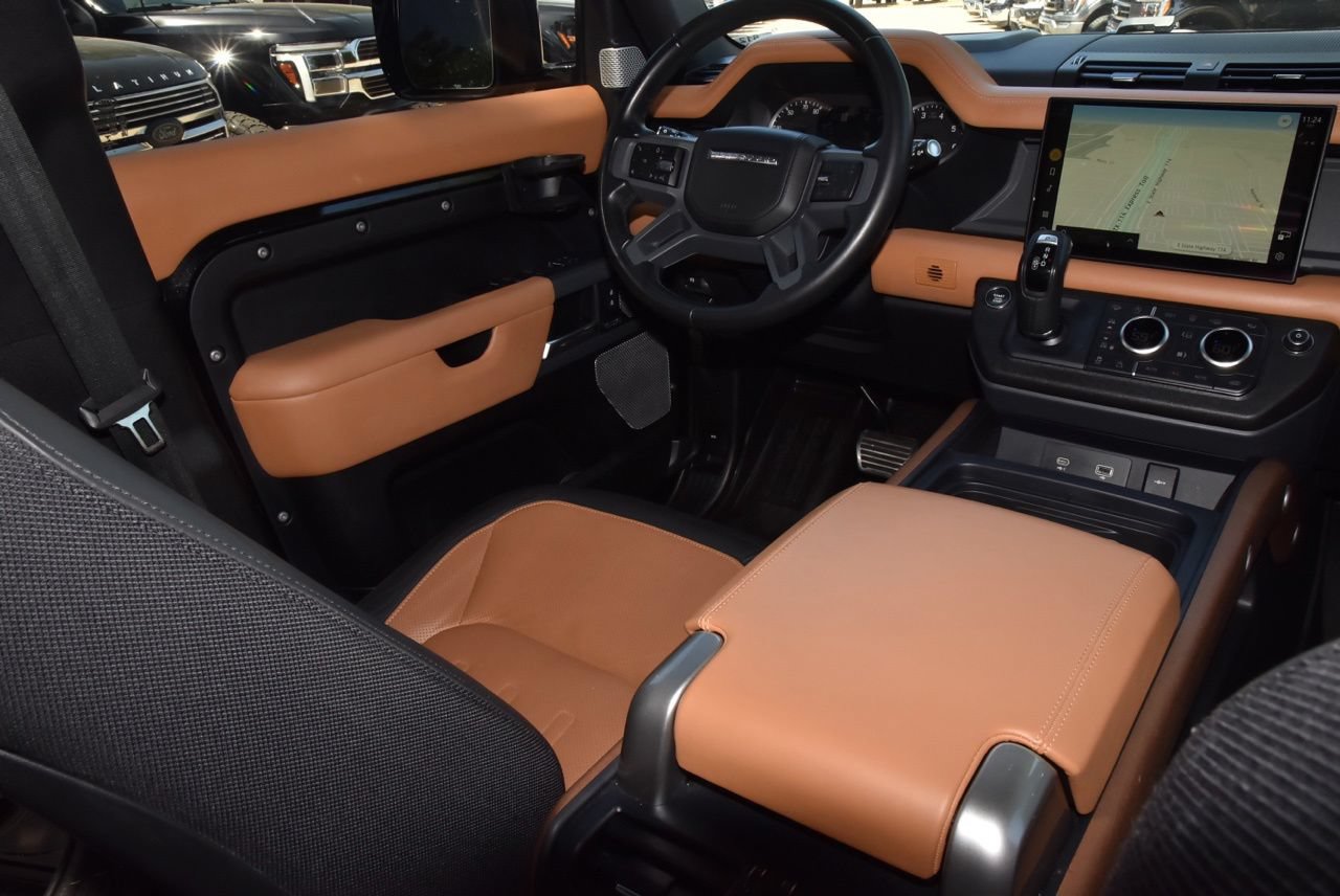 Used 2023 Land Rover Defender 130 X AWD/4WD image 16