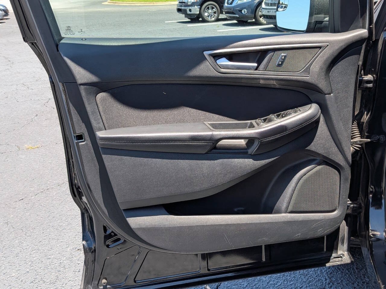 Used 2015 Ford Edge SE w/ Cargo Accessory Package FWD image 11