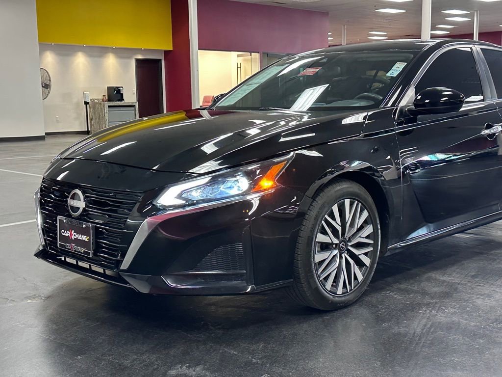 Used 2023 Nissan Altima 2.5 SV image 11