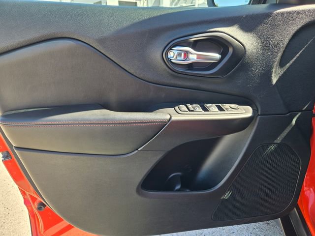 Used 2021 Jeep Cherokee Trailhawk w/ Sun, Sound & Nav Group AWD/4WD image 19