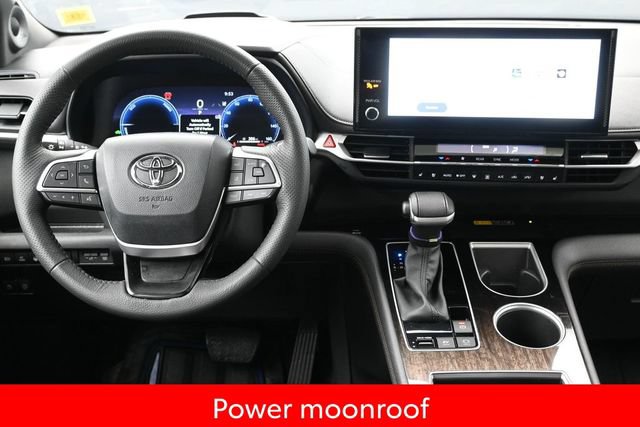 Certified 2025 Toyota Sienna Platinum AWD/4WD image 13
