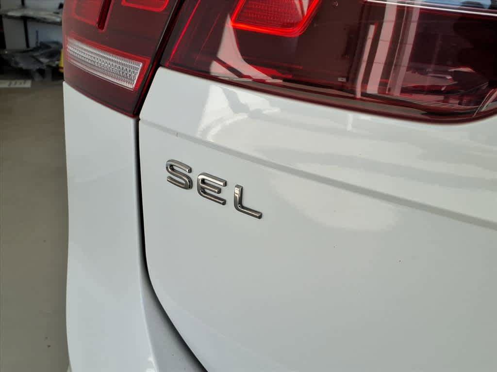 Used 2022 Volkswagen Tiguan SEL R-Line AWD/4WD image 17