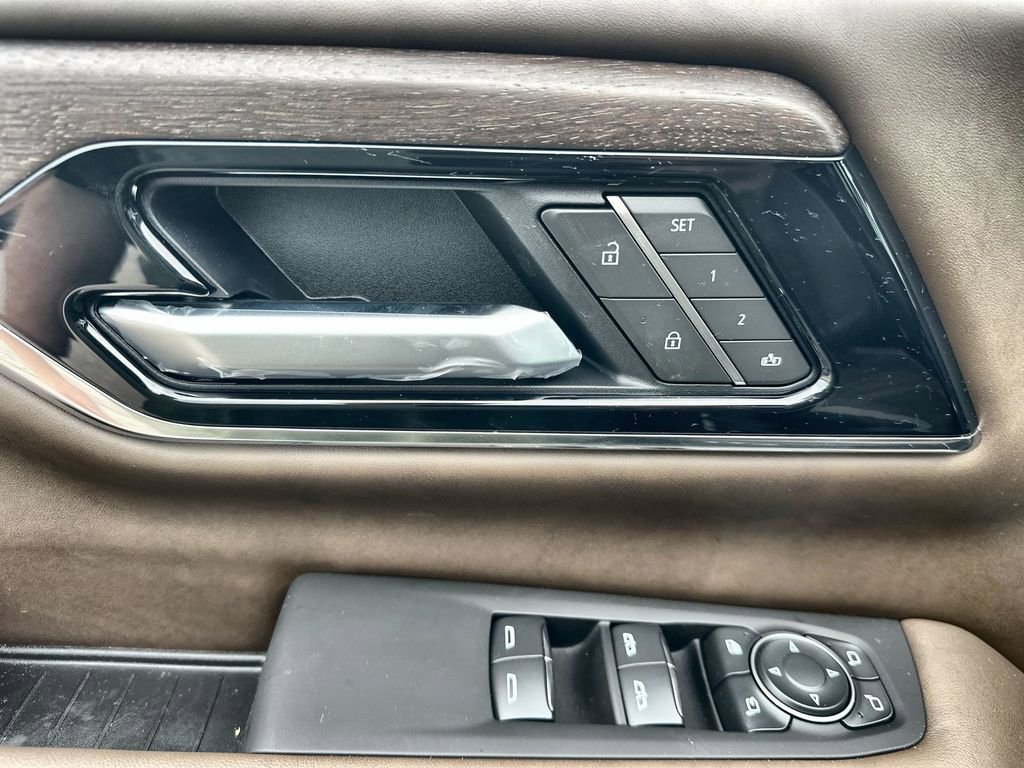 New 2026 GMC Yukon XL Denali Ultimate w/ LPO, Floor Liner Package AWD/4WD image 22